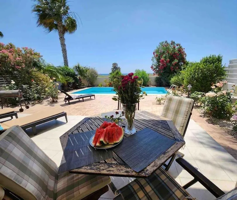 Budget Escape To The Seaside Larnaca Villa