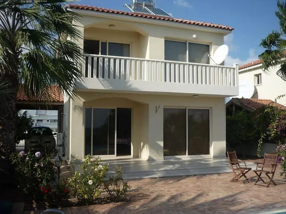 Villa Budget Escape To The Seaside Larnaca