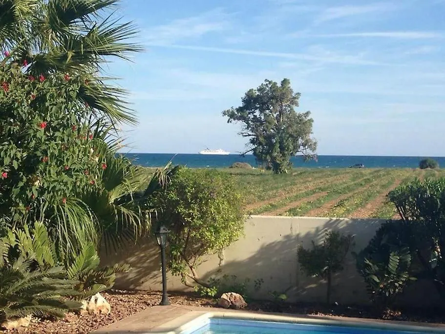 Budget Escape To The Seaside Larnaca Villa